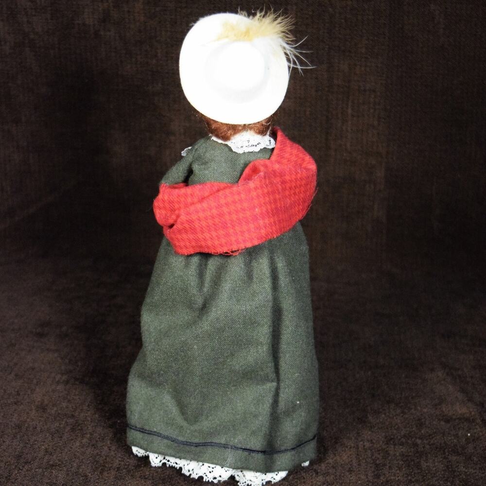 Byers' Choice Vtg 1993 Lady Carolor Figurine Green Dress Red Shawl Christmas - Picture 7 of 15